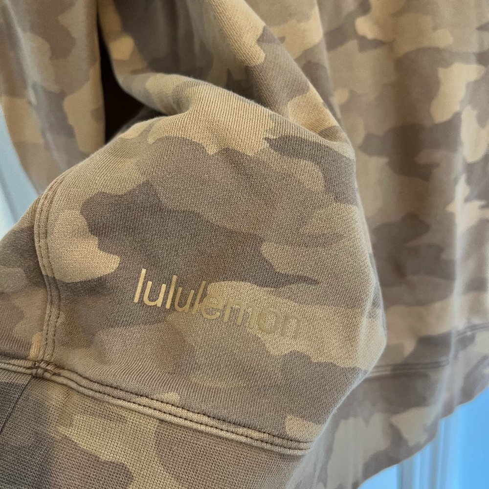 Lululemon Perfectly Oversized Crew Size 4 Camo Beige